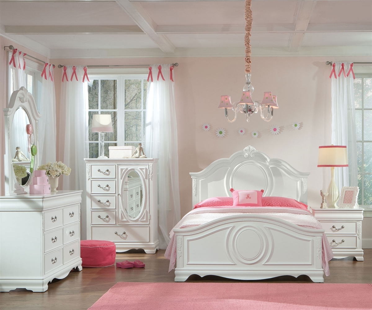 retailer with kids store that sells bedroom furniture